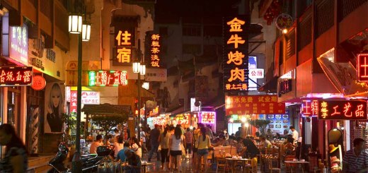 Night time night markets and restaurants